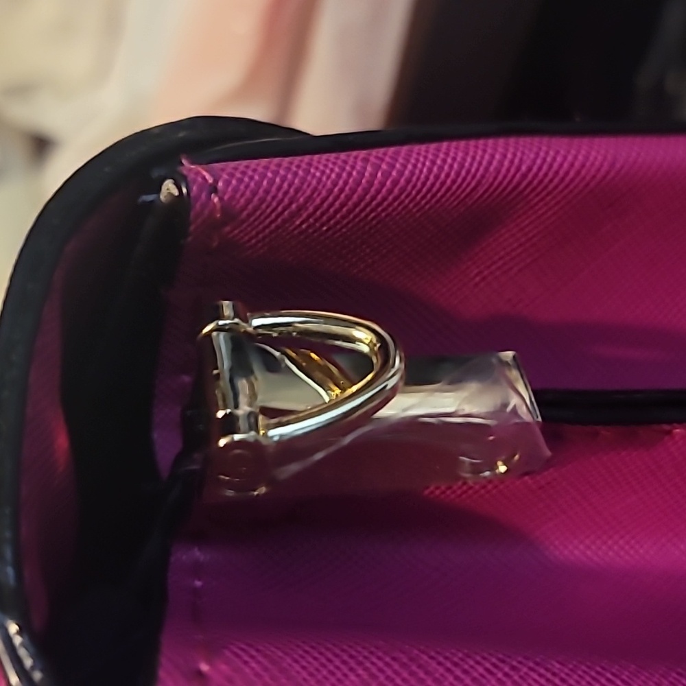 Elegant Pink Handbag - Picture 10 of 10
